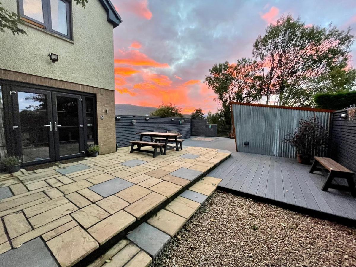 Stylish, Central Studio With Kitchen & Large Deck Fort William Exterior foto
